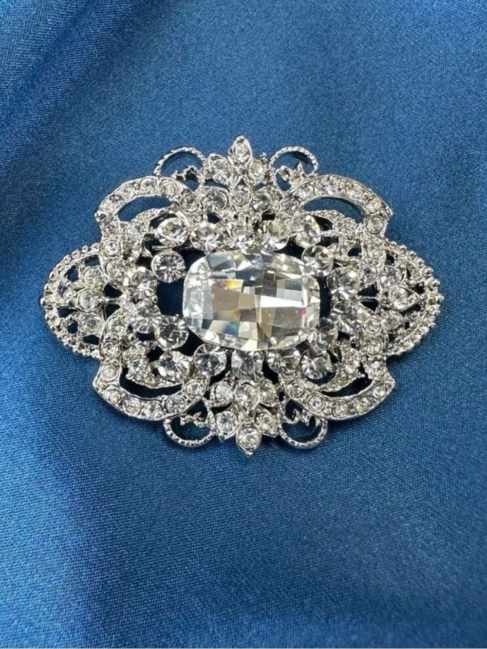 Crystal silvertone brooch NEW